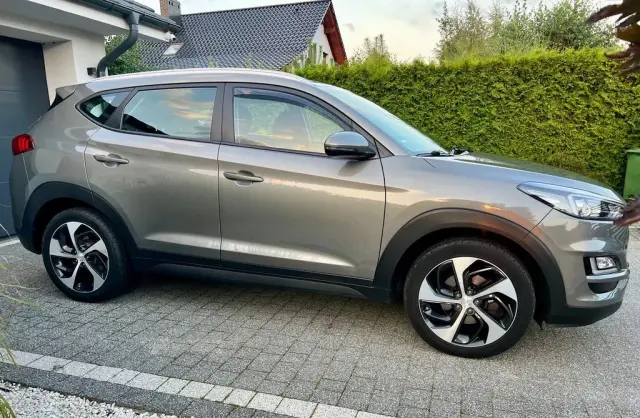 HYUNDAI Tucson 