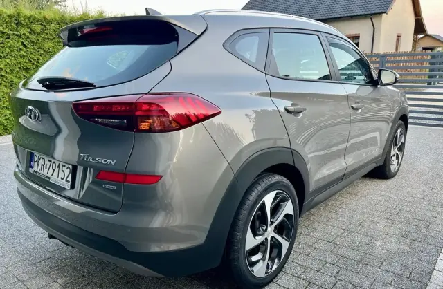 HYUNDAI Tucson 