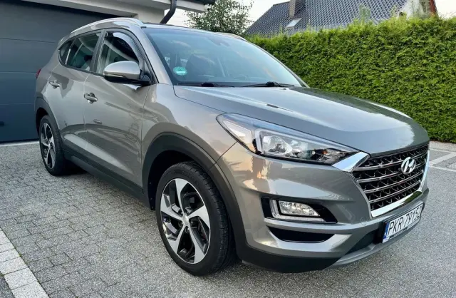 HYUNDAI Tucson 