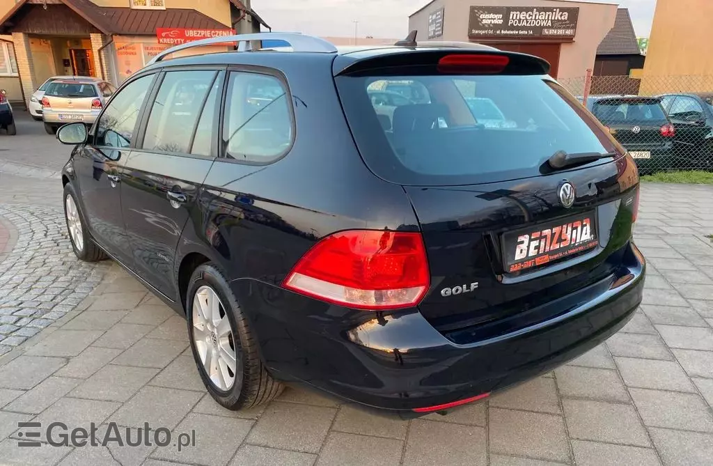 VOLKSWAGEN Golf 