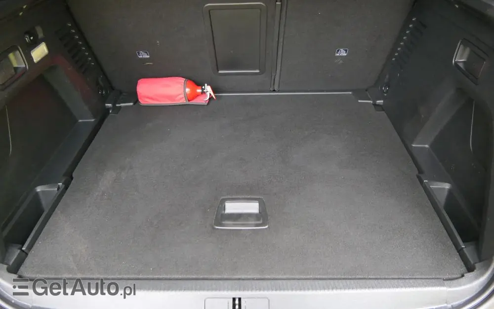 PEUGEOT 3008 BlueHDi 130 Stop & Start Active Business-Paket