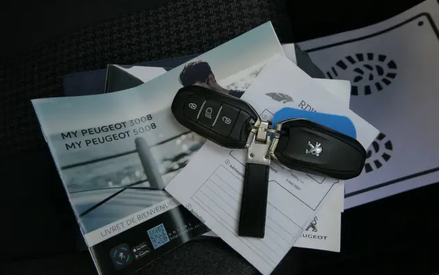 PEUGEOT 3008 BlueHDi 130 Stop & Start Active Business-Paket