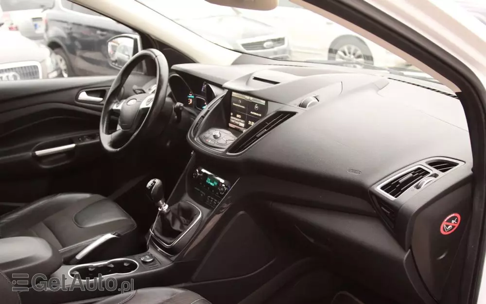 FORD Kuga 2.0 TDCi 2x4 Titanium