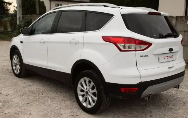 FORD Kuga 2.0 TDCi 2x4 Titanium