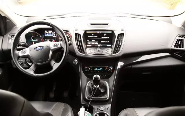 FORD Kuga 2.0 TDCi 2x4 Titanium