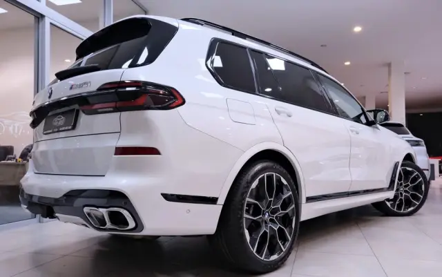 BMW X7 M60i xDrive