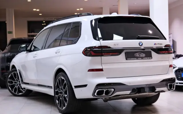 BMW X7 M60i xDrive