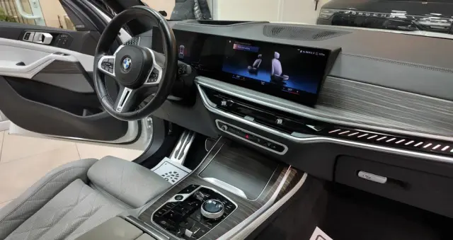 BMW X7 M60i xDrive