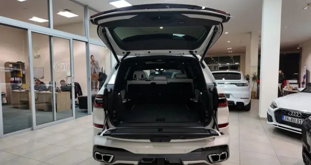 BMW X7 M60i xDrive