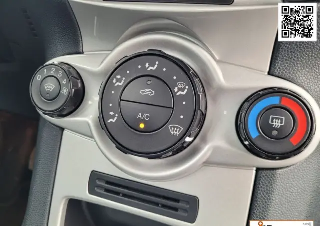 FORD Fiesta 1.25 Titanium EU5