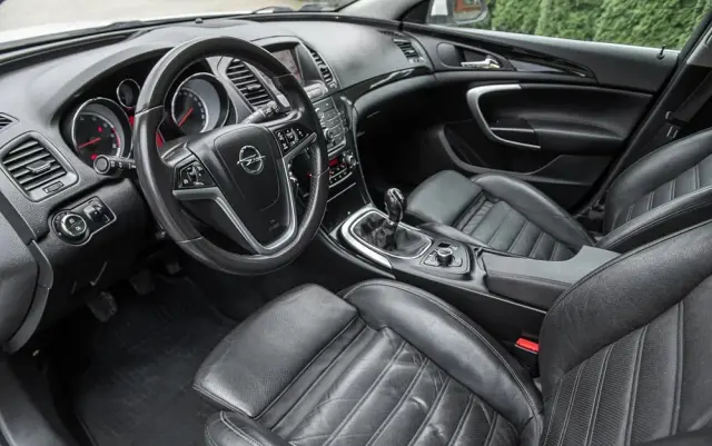 OPEL Insignia 2.0 Turbo