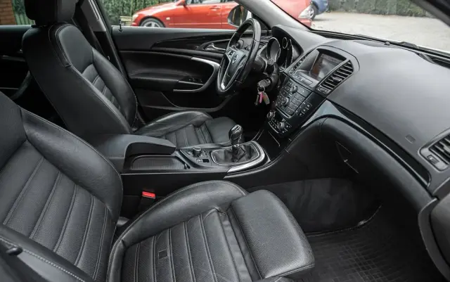 OPEL Insignia 2.0 Turbo