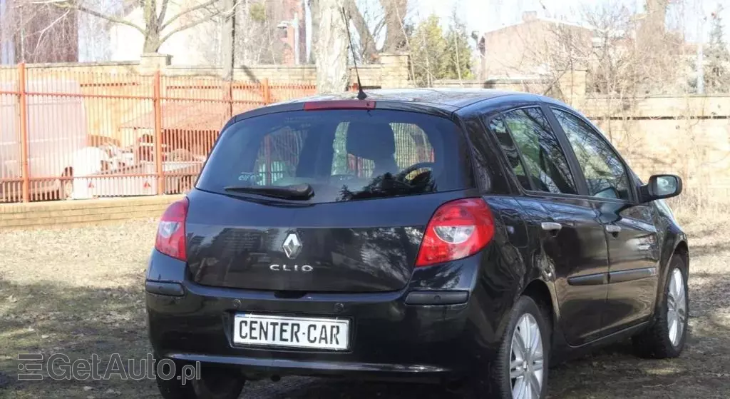 RENAULT Clio 