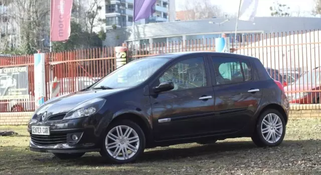 RENAULT Clio 