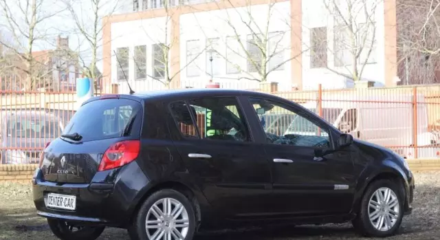 RENAULT Clio 