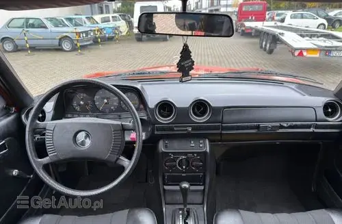 MERCEDES-BENZ W123 