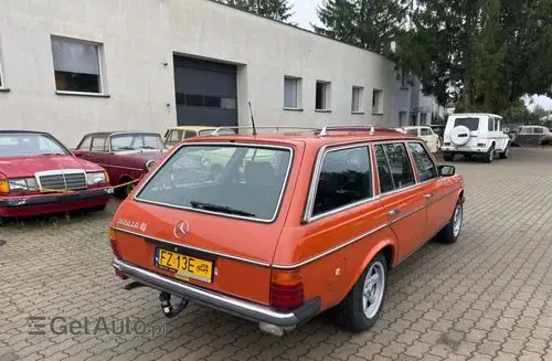MERCEDES-BENZ W123 