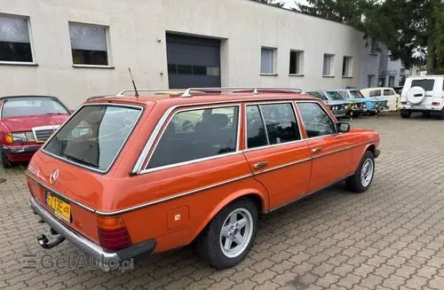 MERCEDES-BENZ W123 
