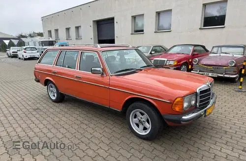 MERCEDES-BENZ W123 