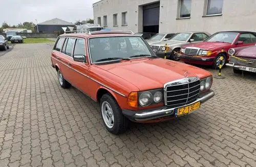 MERCEDES-BENZ W123 