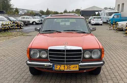 MERCEDES-BENZ W123 