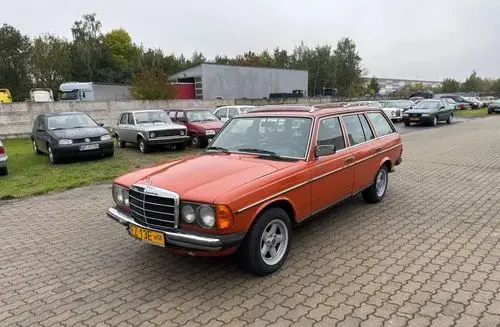 MERCEDES-BENZ W123 