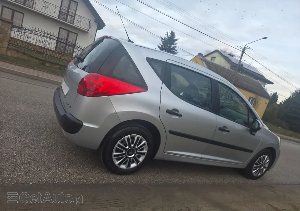 PEUGEOT 207 HDi FAP 90 (Blue Lion) Business-Line Niveau 1