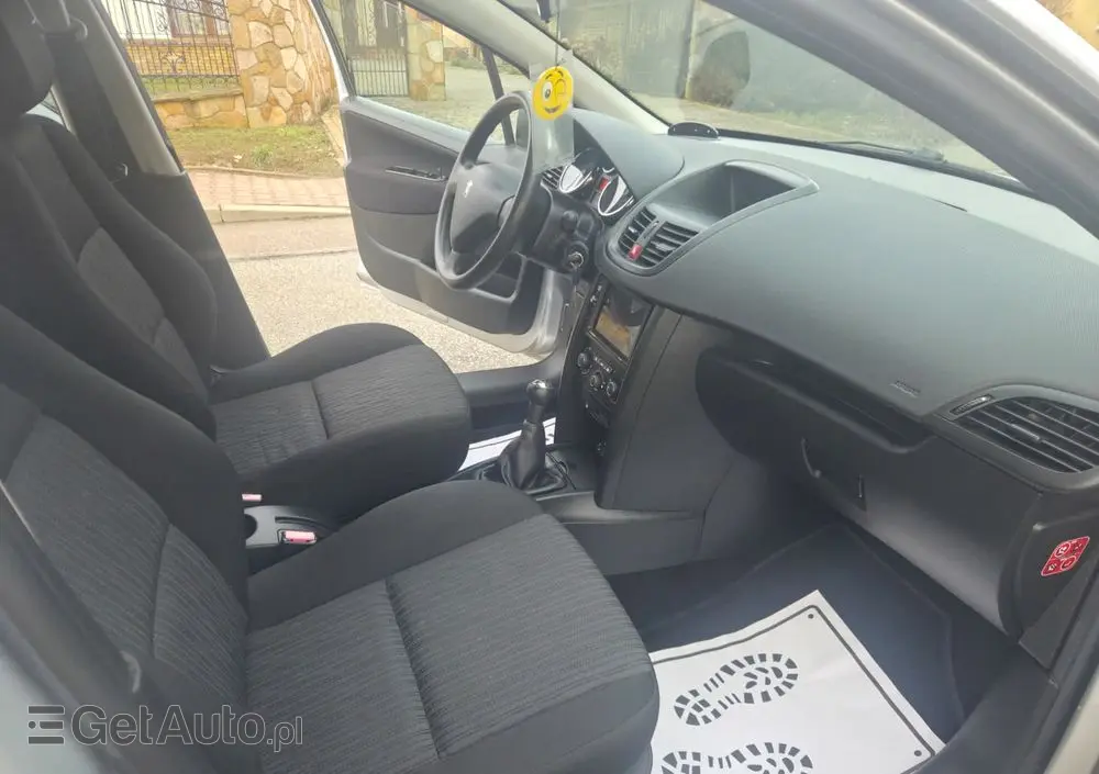 PEUGEOT 207 HDi FAP 90 (Blue Lion) Business-Line Niveau 1