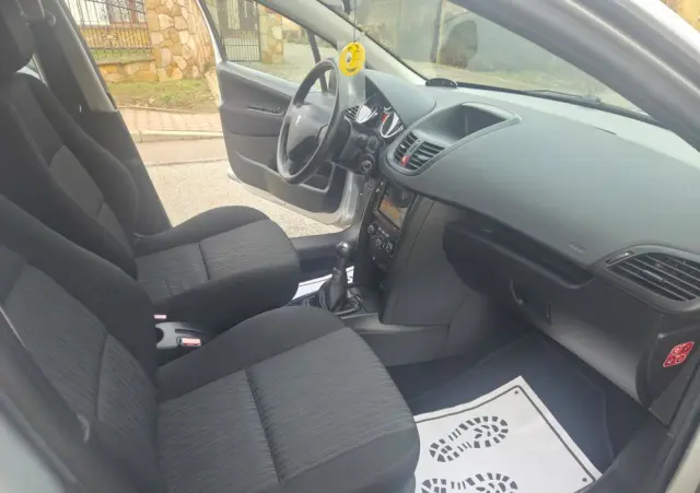 PEUGEOT 207 HDi FAP 90 (Blue Lion) Business-Line Niveau 1