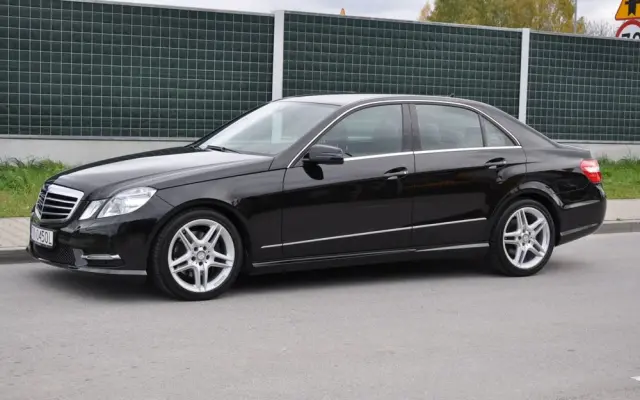 MERCEDES-BENZ Klasa E 250 CDI 4-Matic BlueEff Avantgarde