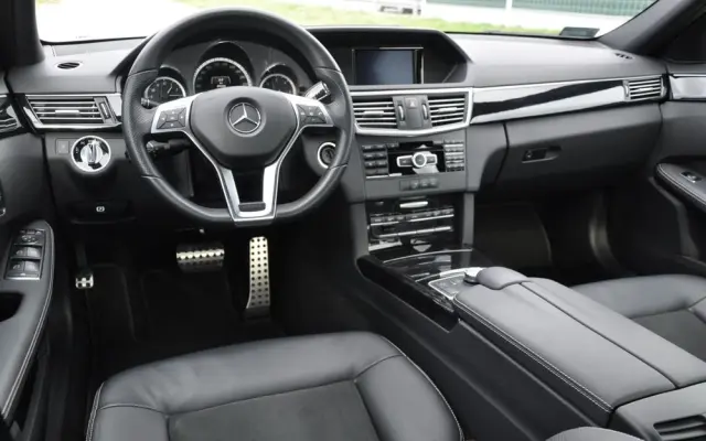 MERCEDES-BENZ Klasa E 250 CDI 4-Matic BlueEff Avantgarde