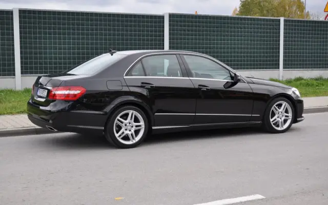 MERCEDES-BENZ Klasa E 250 CDI 4-Matic BlueEff Avantgarde