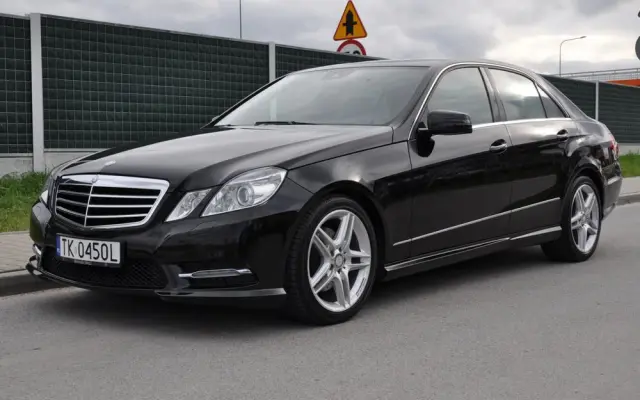 MERCEDES-BENZ Klasa E 250 CDI 4-Matic BlueEff Avantgarde