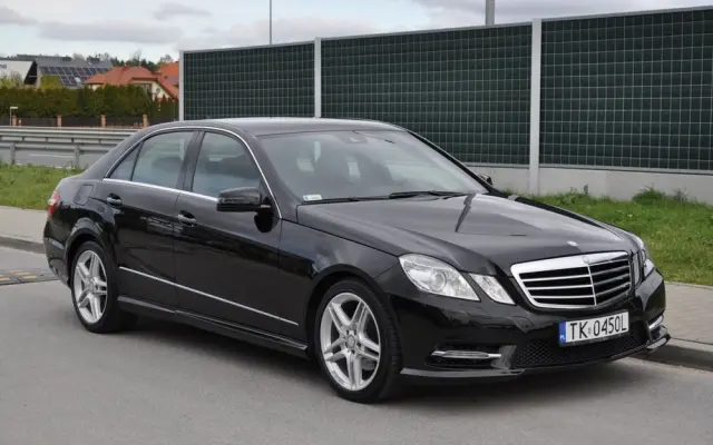 MERCEDES-BENZ Klasa E 250 CDI 4-Matic BlueEff Avantgarde