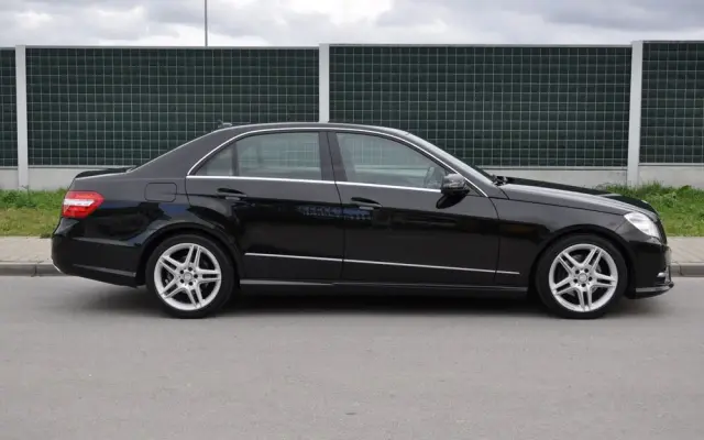 MERCEDES-BENZ Klasa E 250 CDI 4-Matic BlueEff Avantgarde