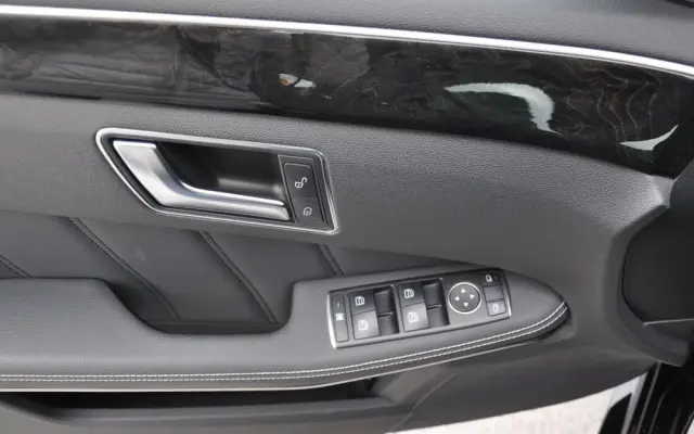 MERCEDES-BENZ Klasa E 250 CDI 4-Matic BlueEff Avantgarde