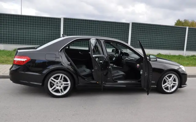 MERCEDES-BENZ Klasa E 250 CDI 4-Matic BlueEff Avantgarde