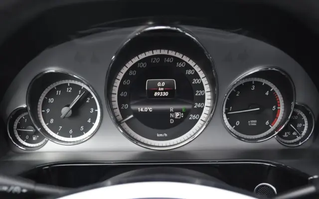 MERCEDES-BENZ Klasa E 250 CDI 4-Matic BlueEff Avantgarde