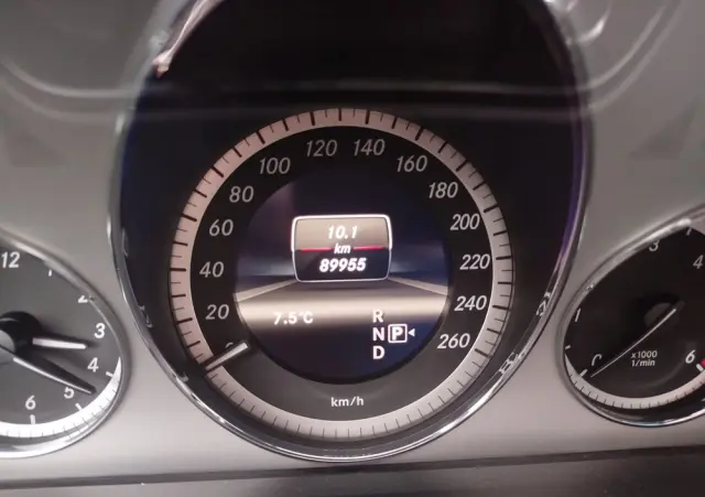 MERCEDES-BENZ Klasa E 250 CDI 4-Matic BlueEff Avantgarde