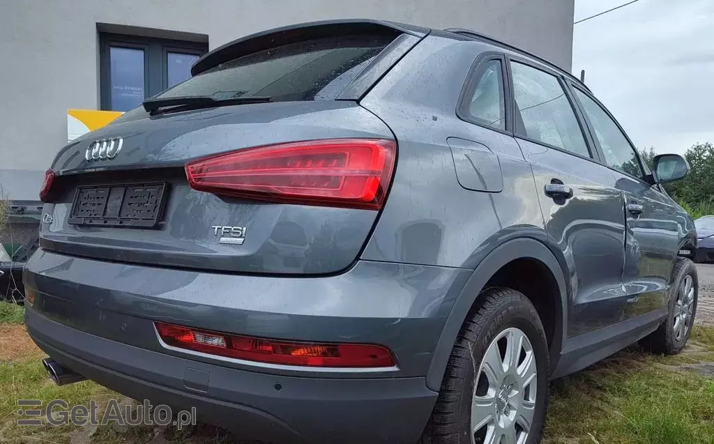 AUDI Q3 
