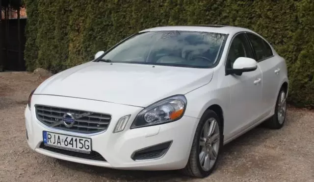 VOLVO S60 