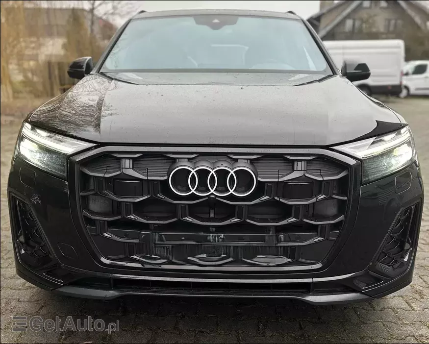 AUDI Q7 S line