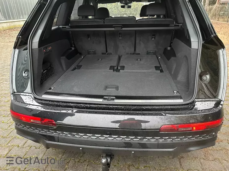 AUDI Q7 S line