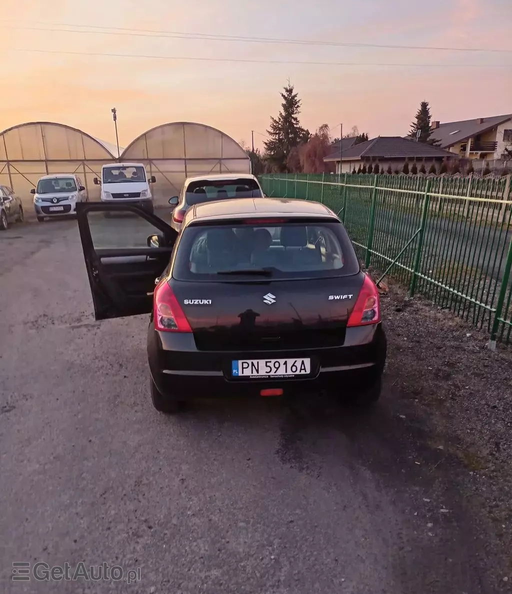 SUZUKI Swift 