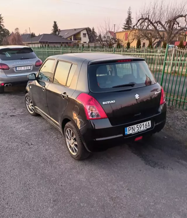SUZUKI Swift 