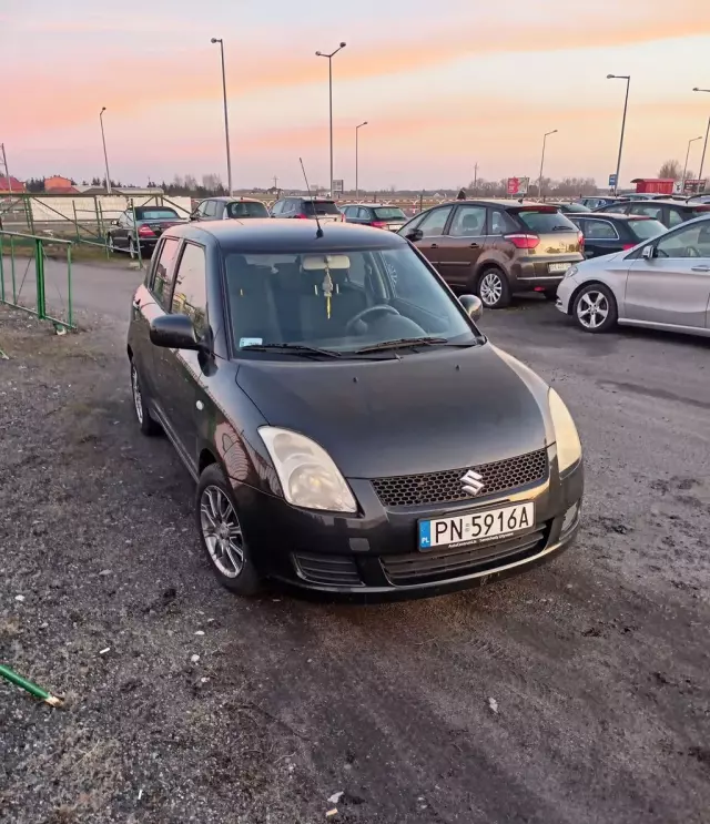 SUZUKI Swift 