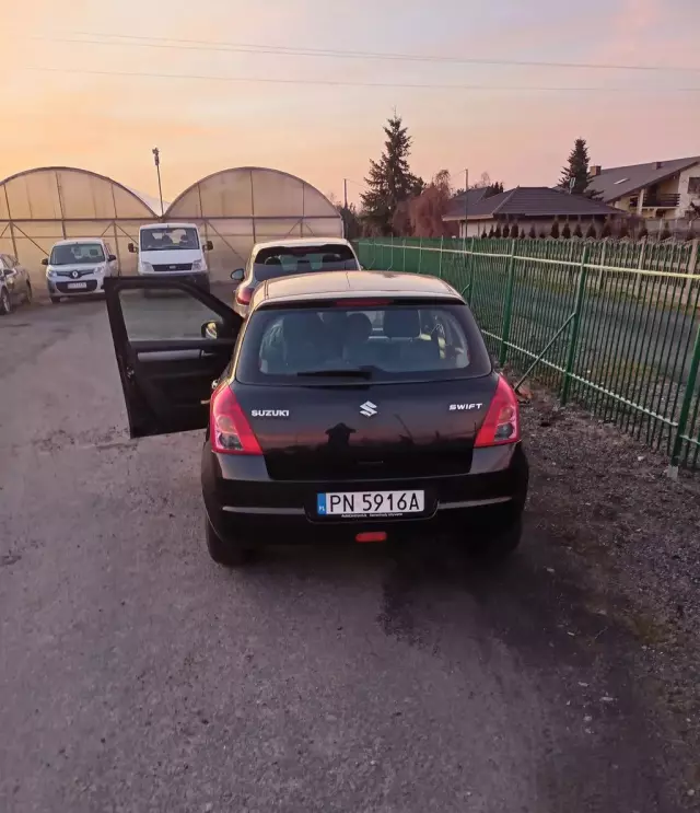 SUZUKI Swift 