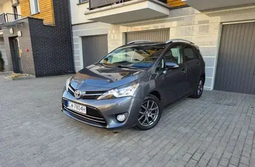 TOYOTA Verso 