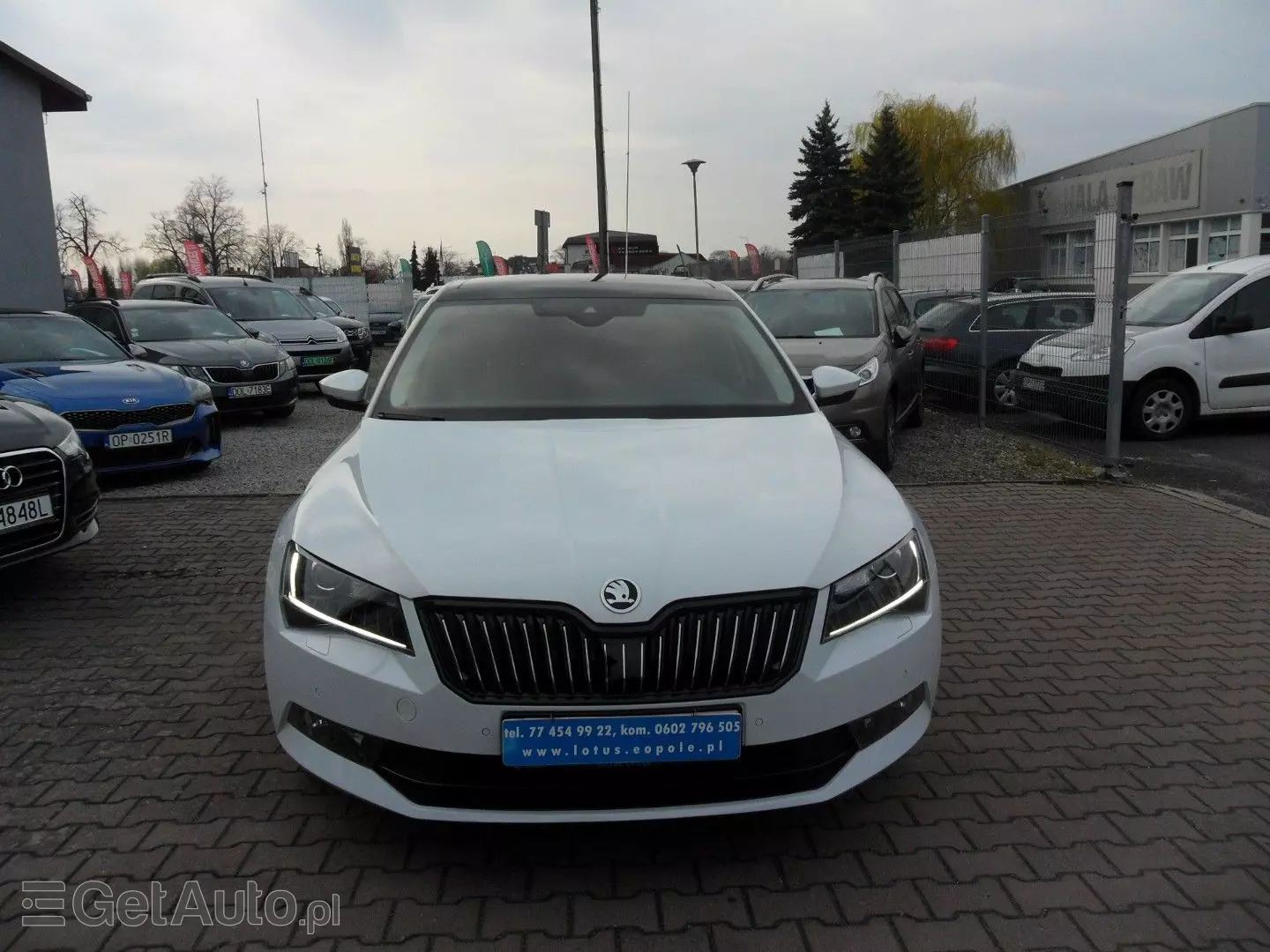 SKODA Superb 