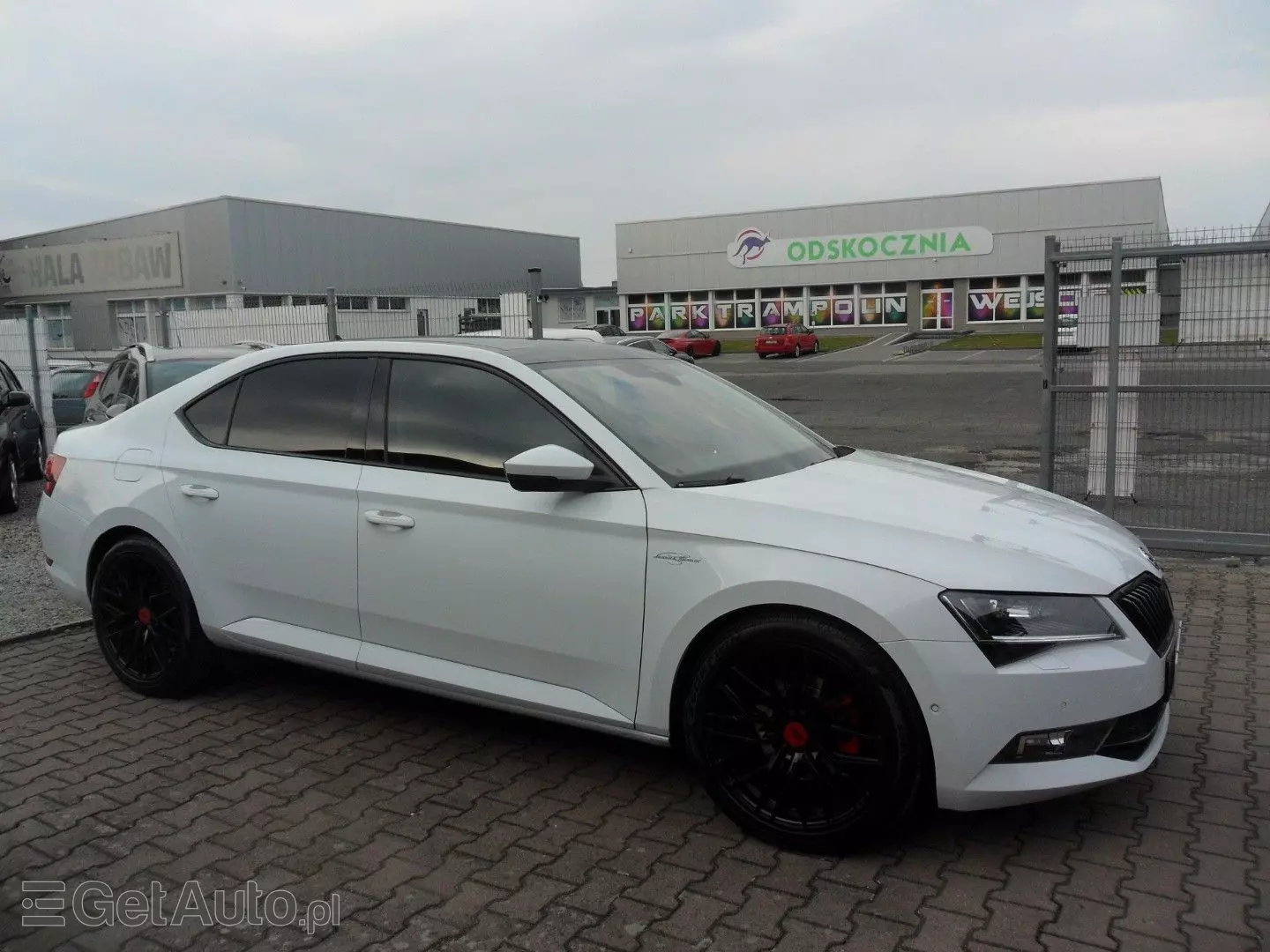 SKODA Superb 